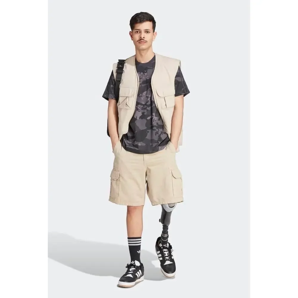 Adidas Originals Men's Graphics Camouflage T-Shirt in Carbon Size Medium